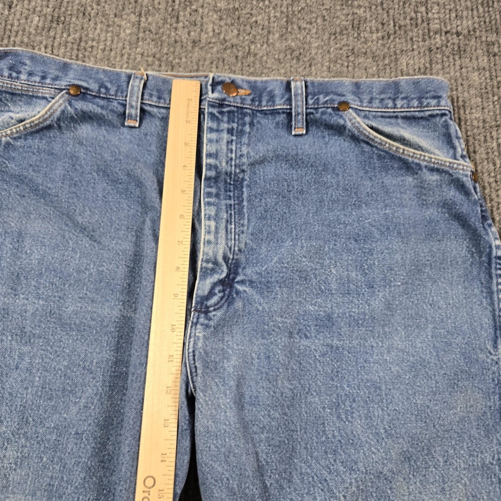 Wrangler Jeans Men 42x32 Blue Classic Straight Western Cowboy USA Made 38x30 - Picture 12 of 16